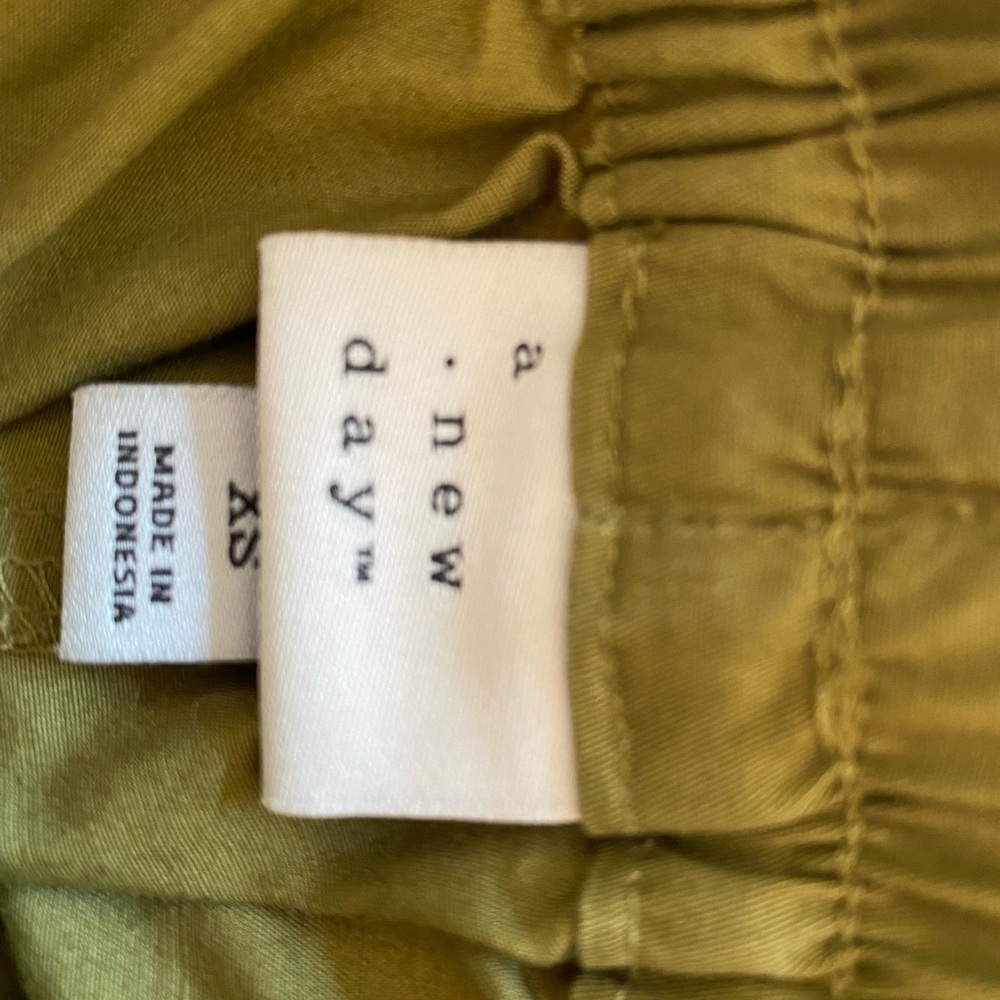 Drawstrings Pants - Picture 3 of 4